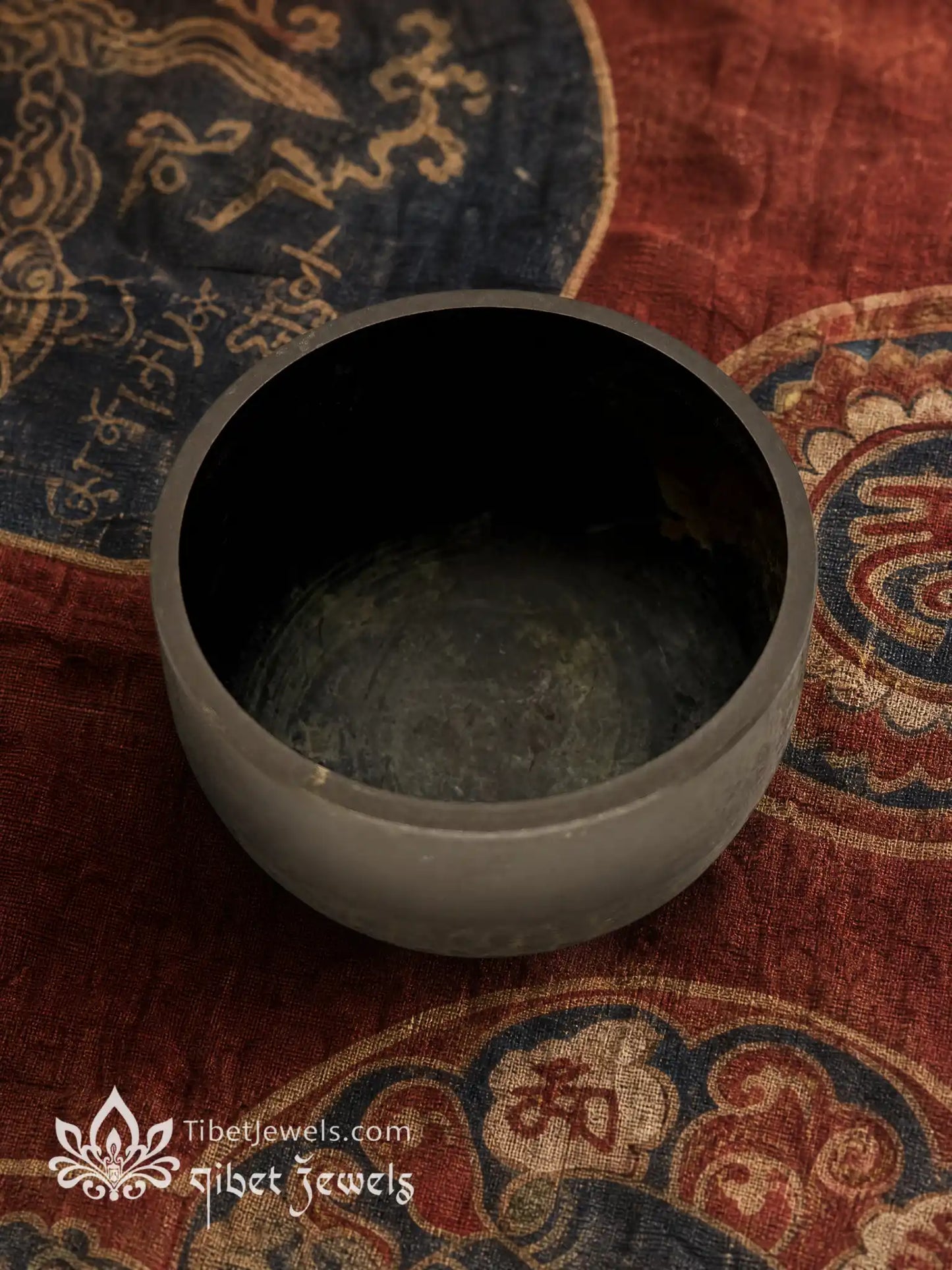 The "Voice of Stillness" Antique Copper Singing Bowl | Tibetan Meditation Relic